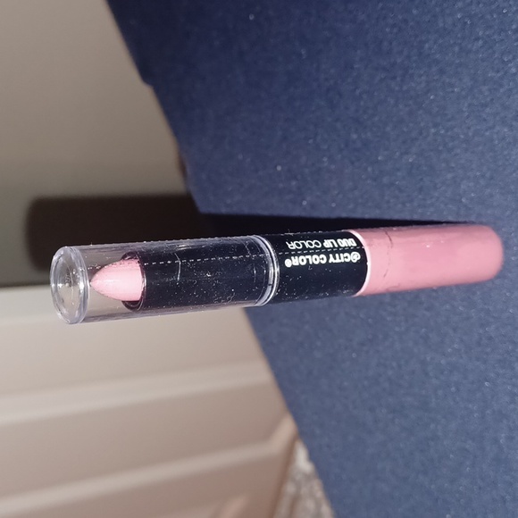 Makeup Assortment - Picture 8 of 8